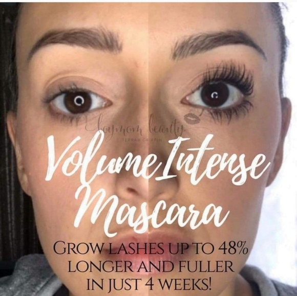 Volume Intense Mascara - Picture 2 of 3